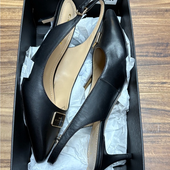 Coach Jillian slingback black leather Heels with gold logo plate, Size 7, new - Picture 4 of 5